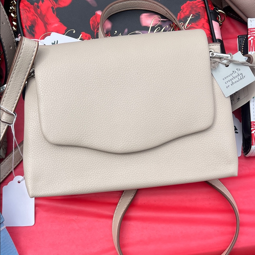 Elegant Cream Shoulder Bag